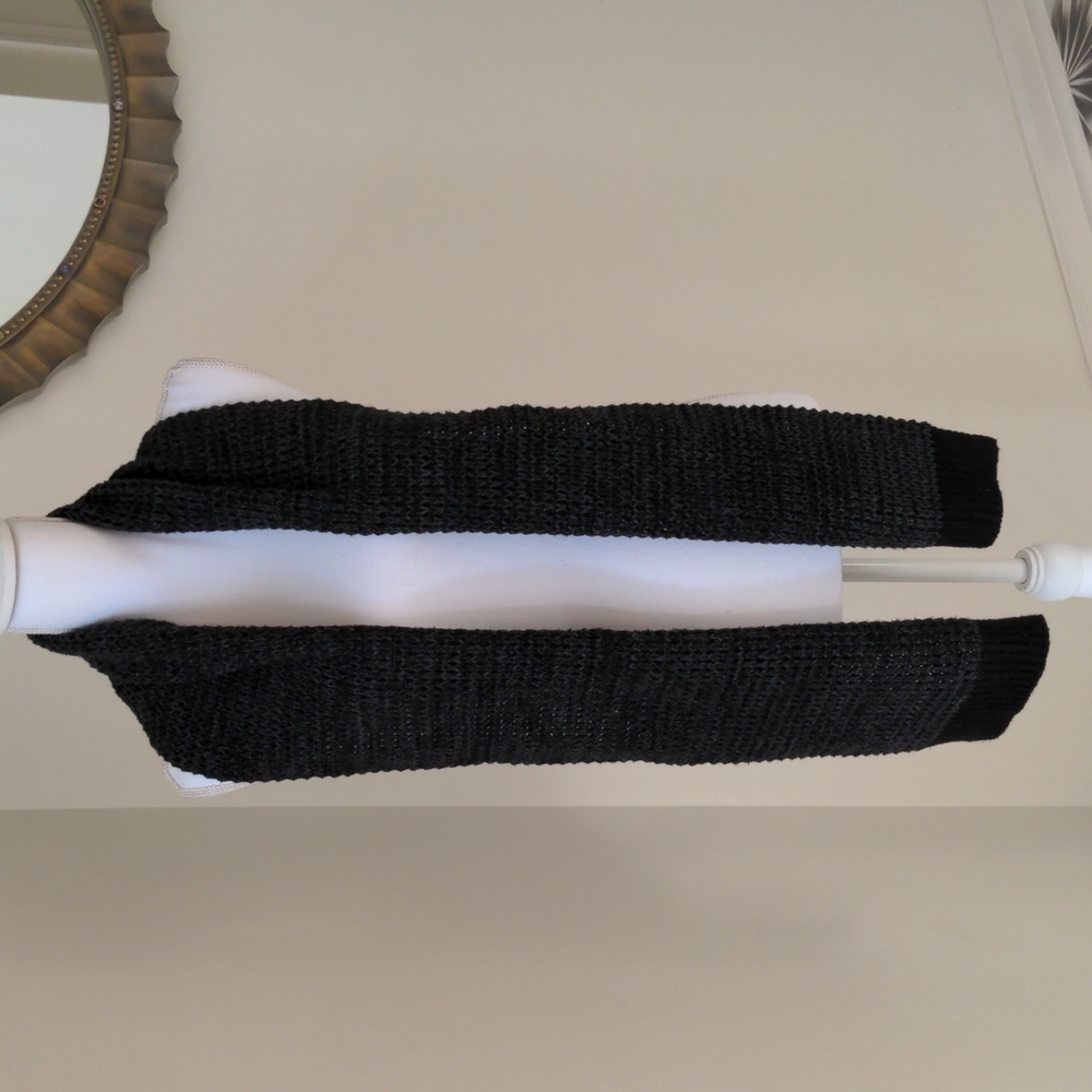 Unisex black and dark grey knitted scarf